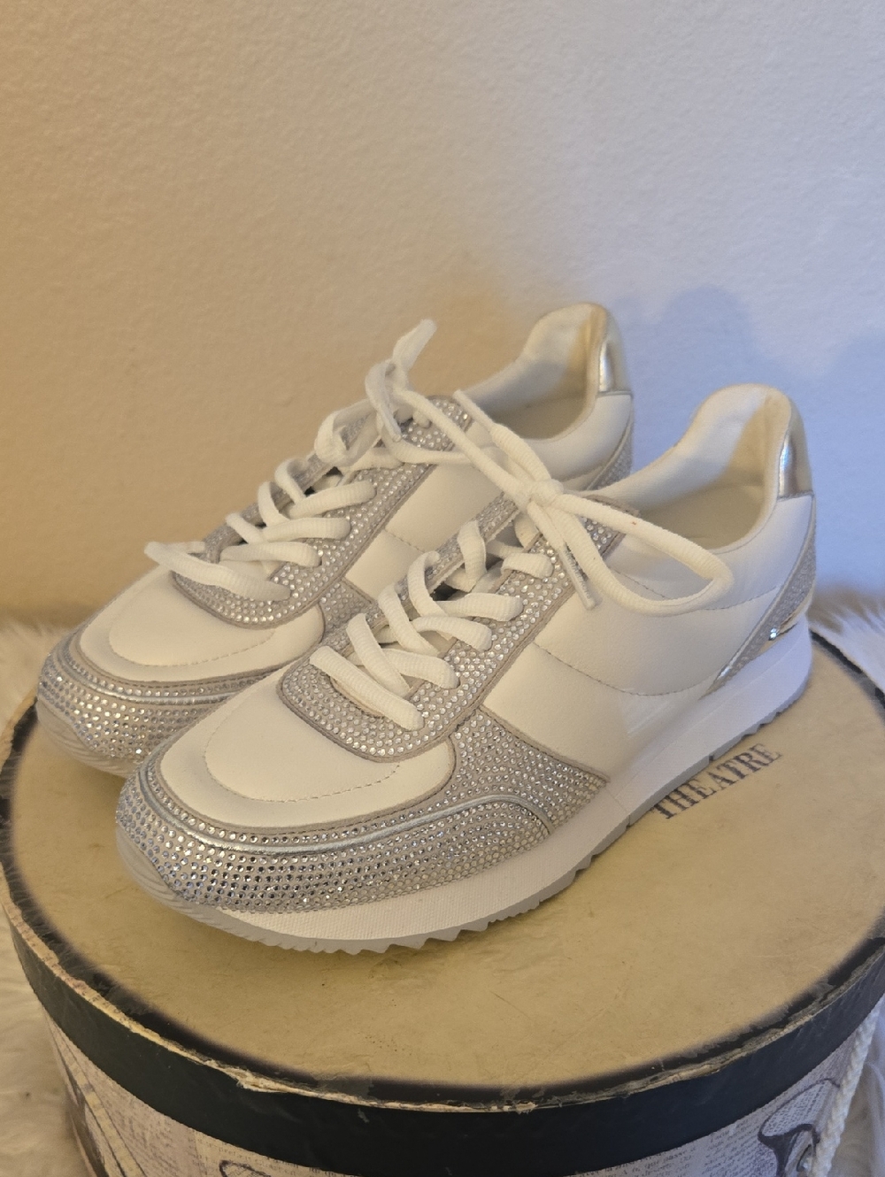MICHAEL Michael Kors White Leather  Sneaker with Silver Insole Logo